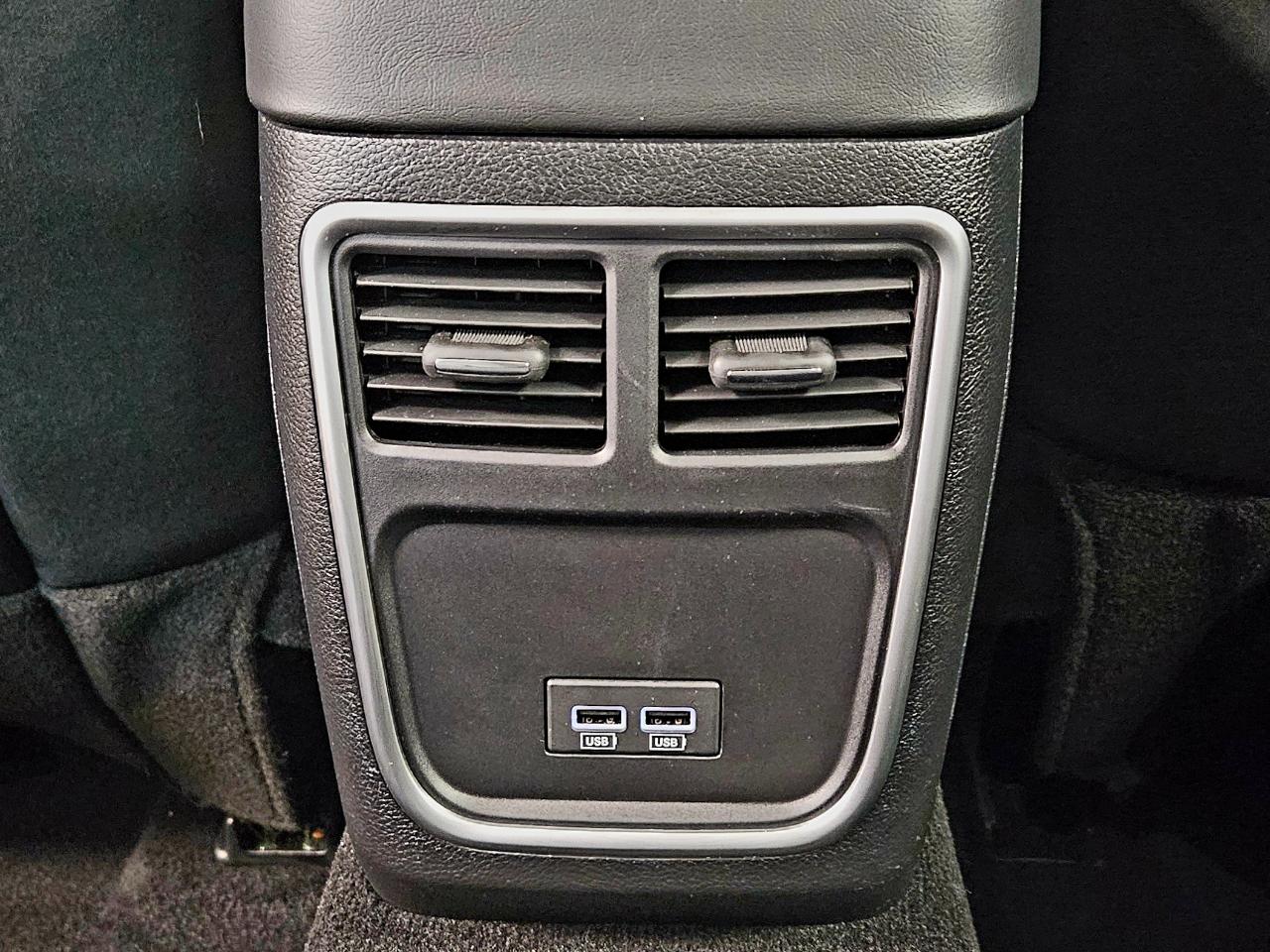 Chrysler 300 Touring RWD 2020