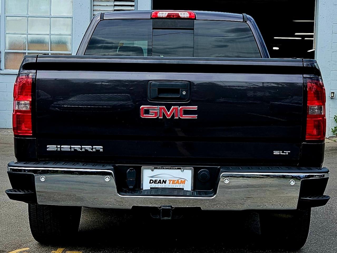 GMC Sierra 1500 4WD Crew Cab 143.5" SLT 2015