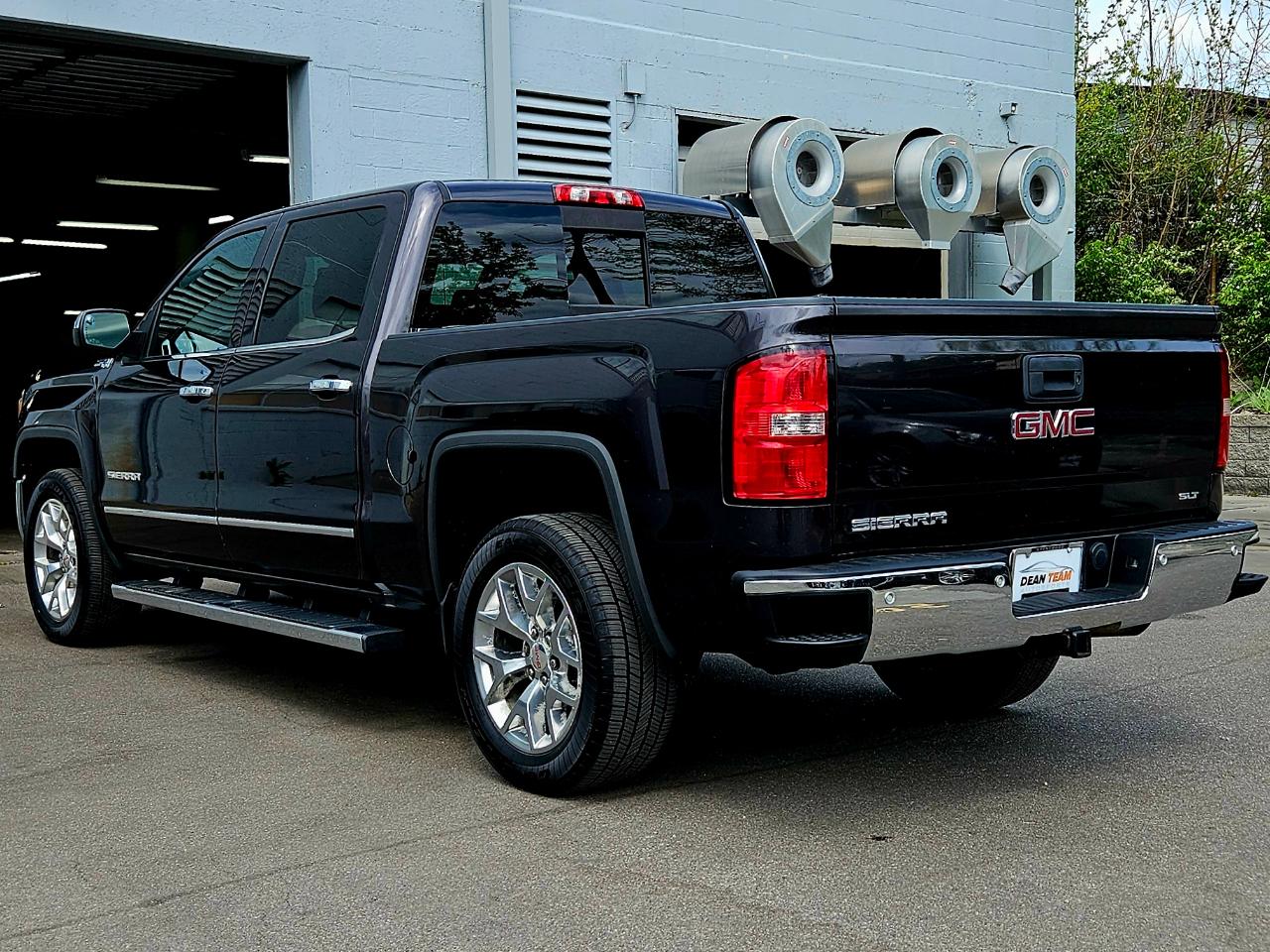 GMC Sierra 1500 4WD Crew Cab 143.5" SLT 2015
