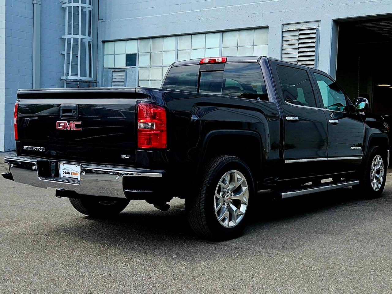 GMC Sierra 1500 4WD Crew Cab 143.5" SLT 2015