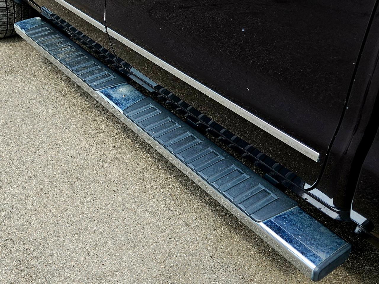 GMC Sierra 1500 4WD Crew Cab 143.5" SLT 2015