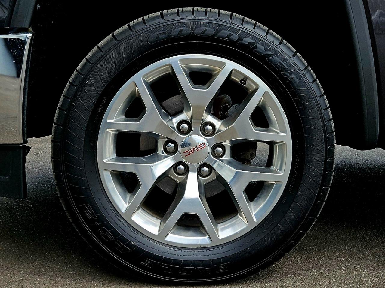 GMC Sierra 1500 4WD Crew Cab 143.5" SLT 2015