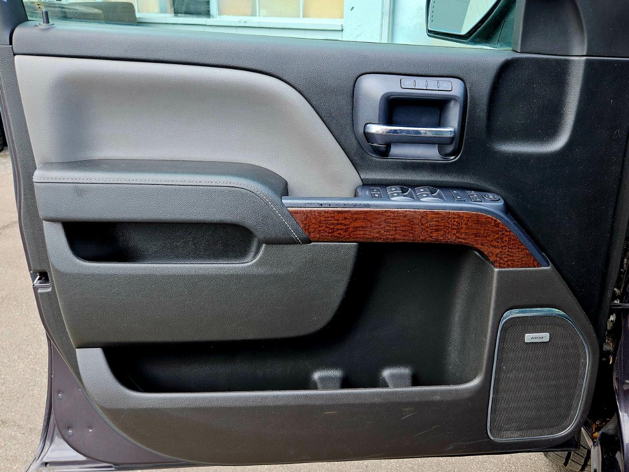 GMC Sierra 1500 4WD Crew Cab 143.5" SLT 2015