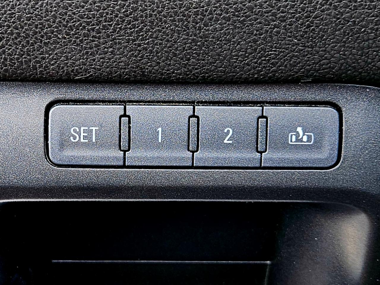 GMC Sierra 1500 4WD Crew Cab 143.5" SLT 2015