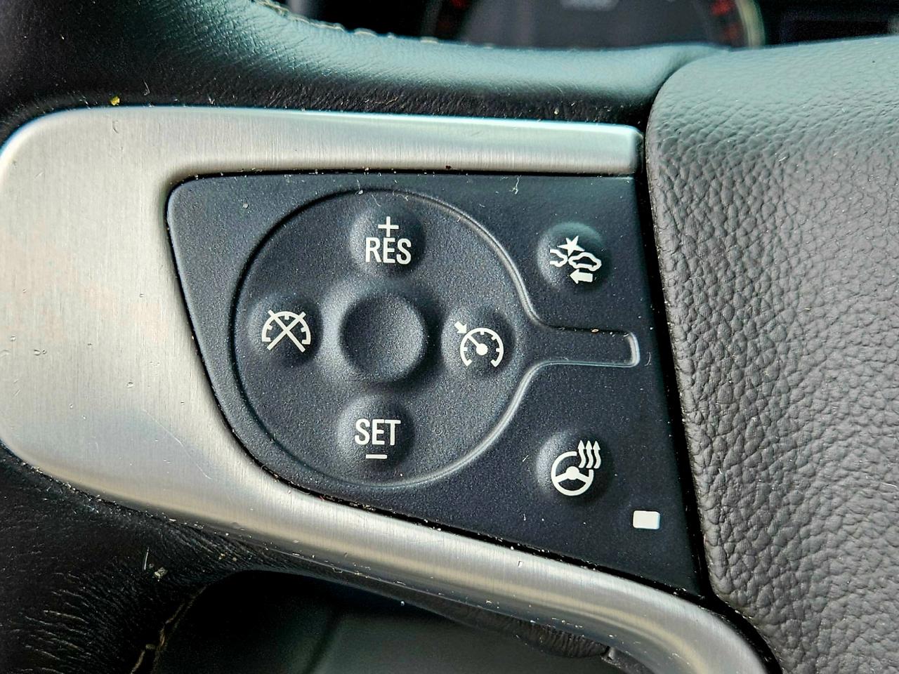 GMC Sierra 1500 4WD Crew Cab 143.5" SLT 2015