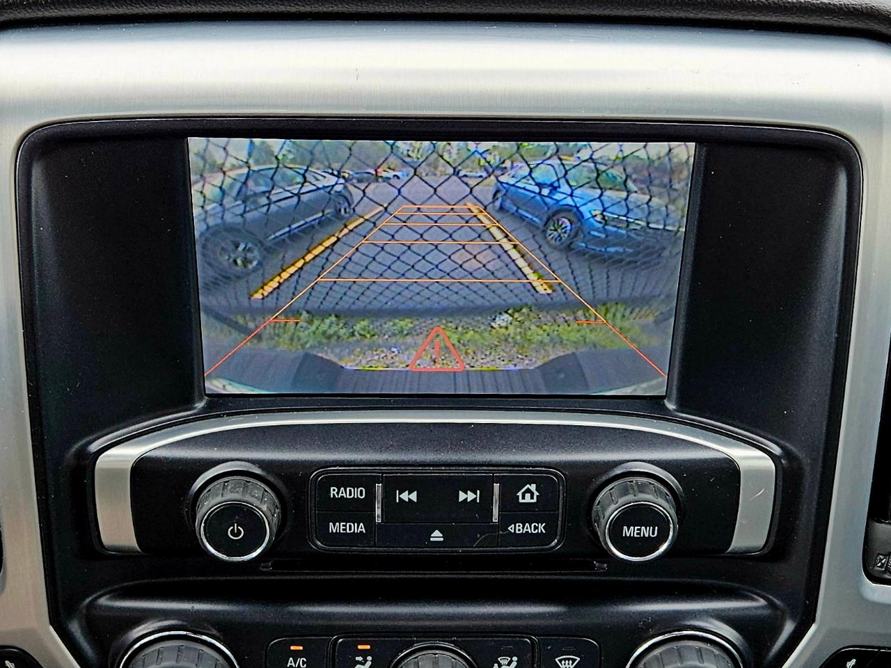 GMC Sierra 1500 4WD Crew Cab 143.5" SLT 2015