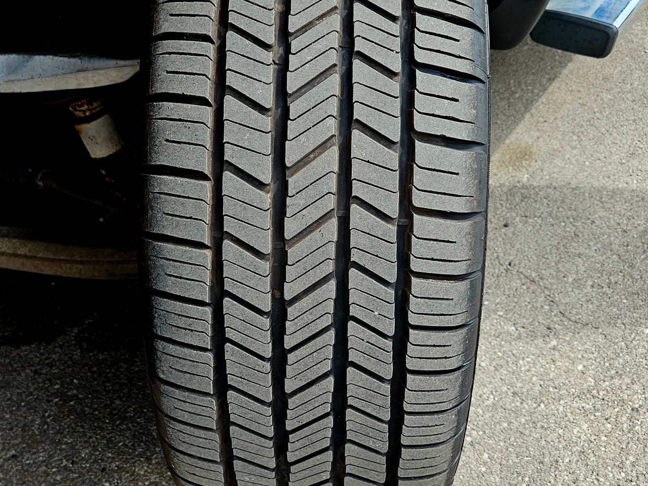 GMC Sierra 1500 4WD Crew Cab 143.5" SLT 2015