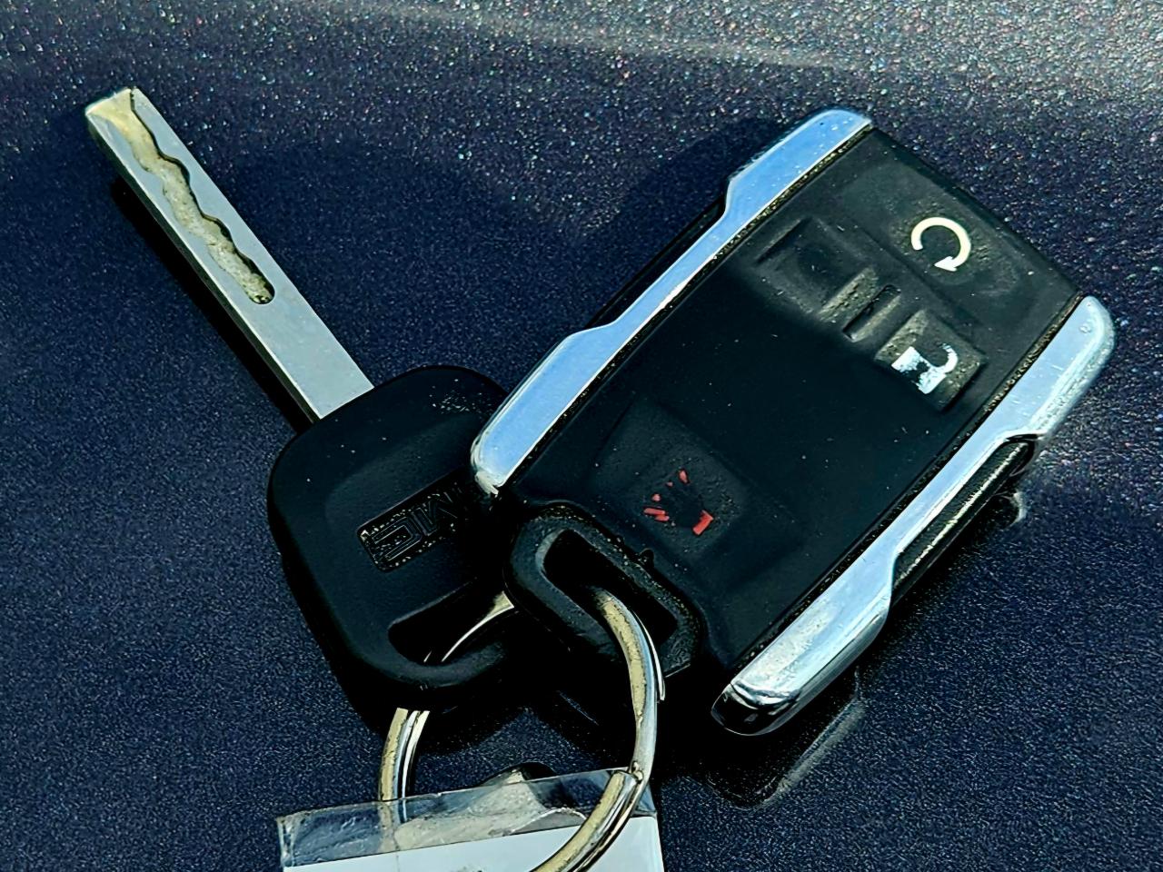 GMC Sierra 1500 4WD Crew Cab 143.5" SLT 2015