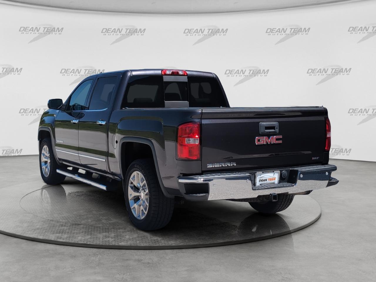 GMC Sierra 1500 4WD Crew Cab 143.5" SLT 2015