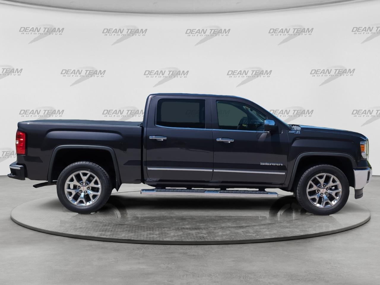 GMC Sierra 1500 4WD Crew Cab 143.5" SLT 2015