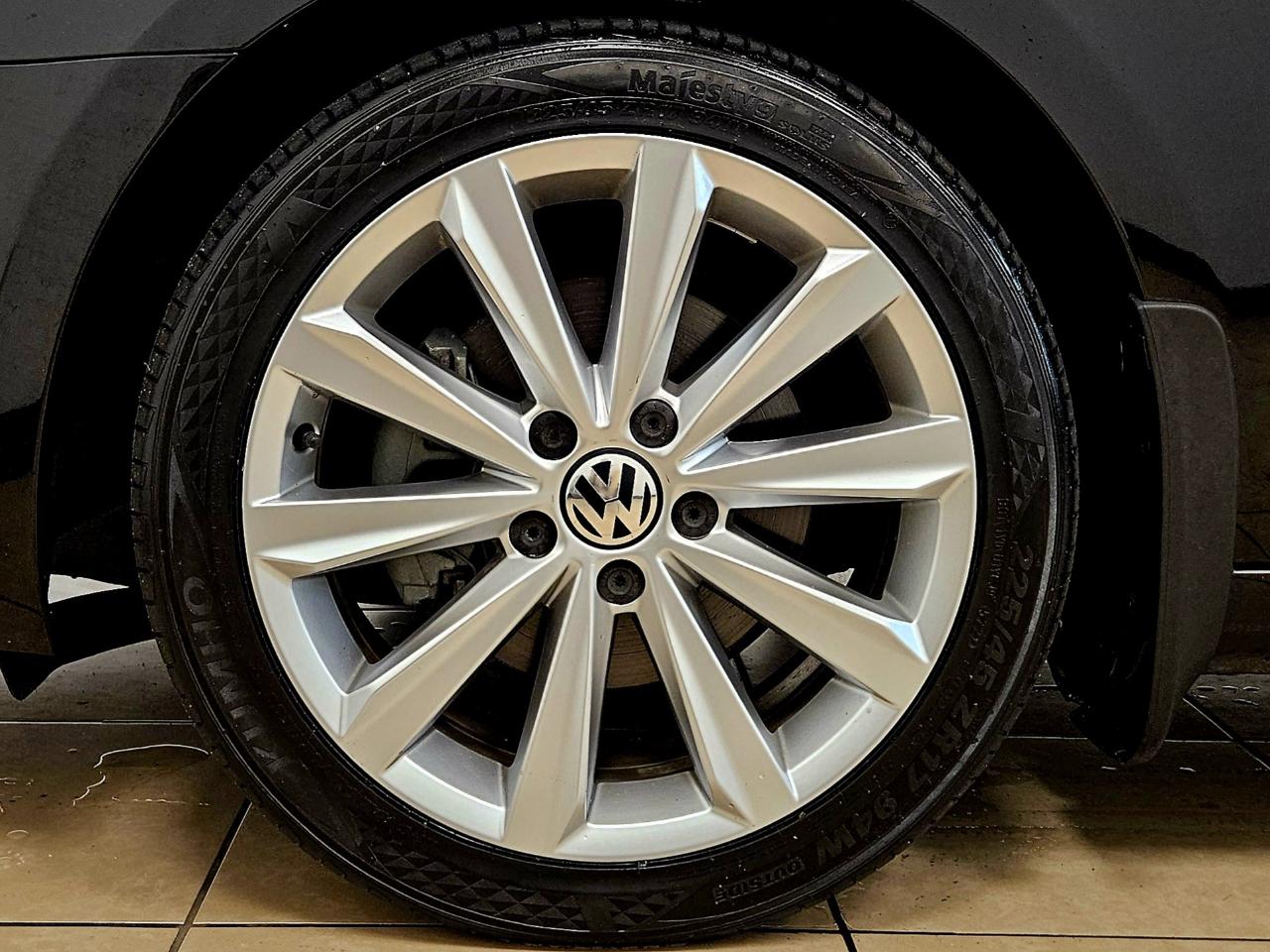 Volkswagen Golf 4dr HB DSG TDI w/Tech Pkg 2013