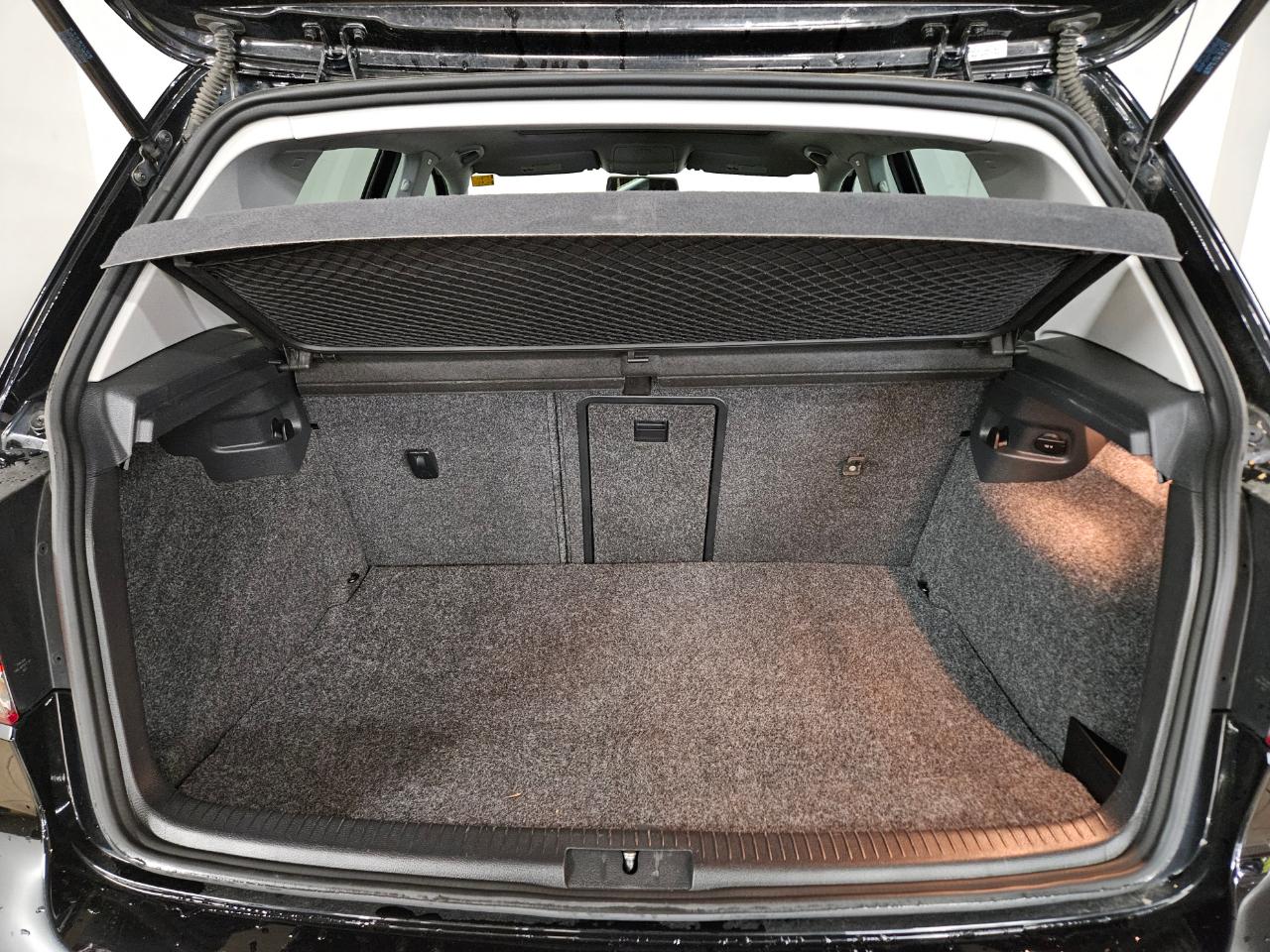 Volkswagen Golf 4dr HB DSG TDI w/Tech Pkg 2013
