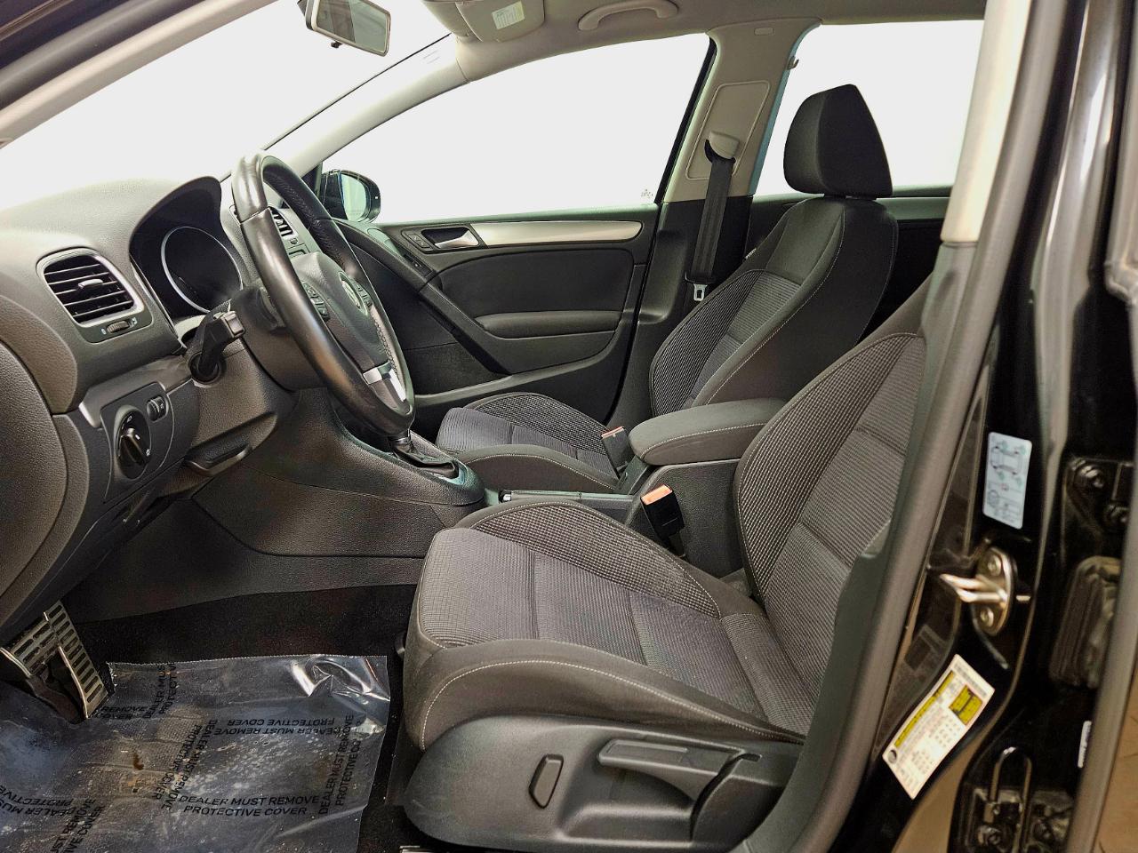Volkswagen Golf 4dr HB DSG TDI w/Tech Pkg 2013