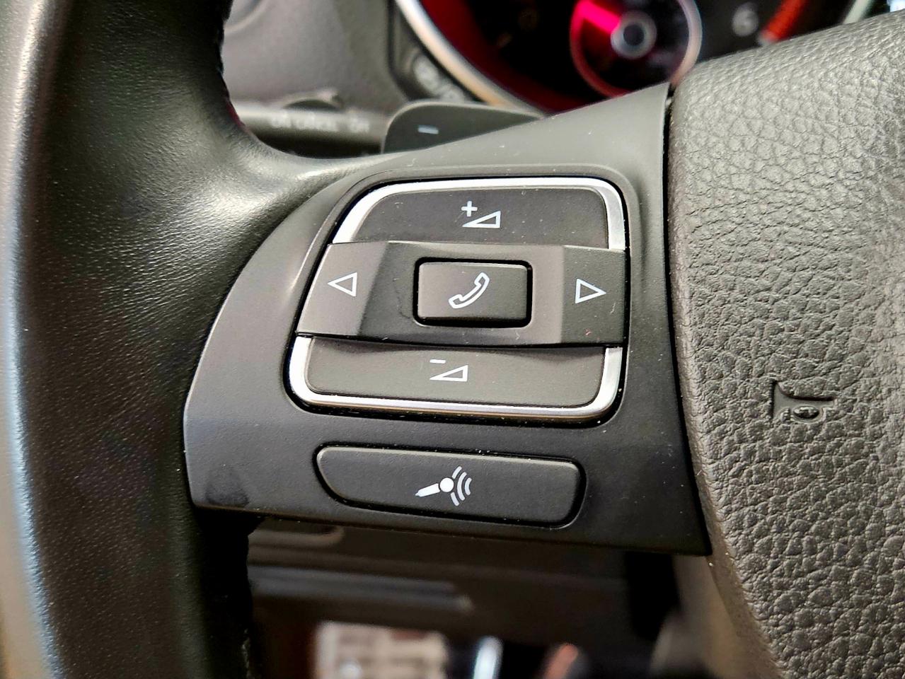 Volkswagen Golf 4dr HB DSG TDI w/Tech Pkg 2013