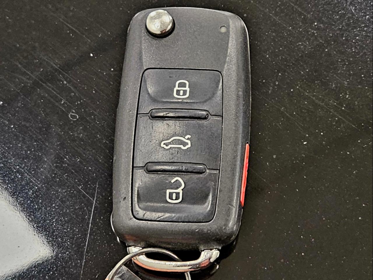 Volkswagen Golf 4dr HB DSG TDI w/Tech Pkg 2013
