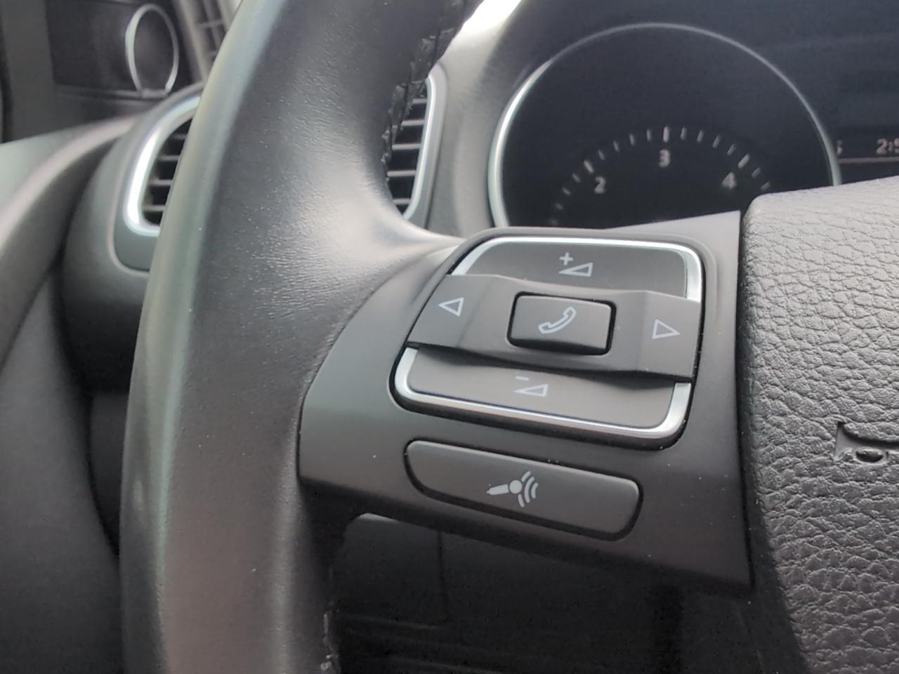 Volkswagen Golf 4dr HB DSG TDI w/Tech Pkg 2013