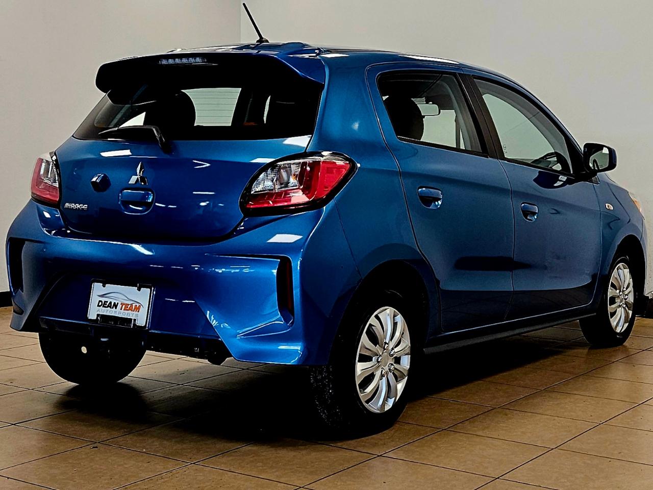 Mitsubishi Mirage ES CVT 2022