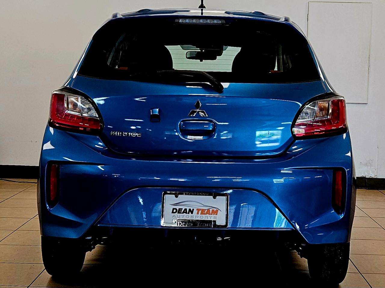 Mitsubishi Mirage ES CVT 2022