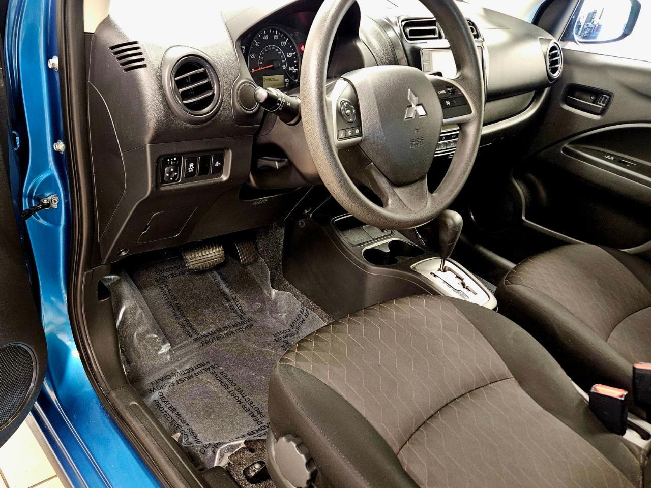 Mitsubishi Mirage ES CVT 2022