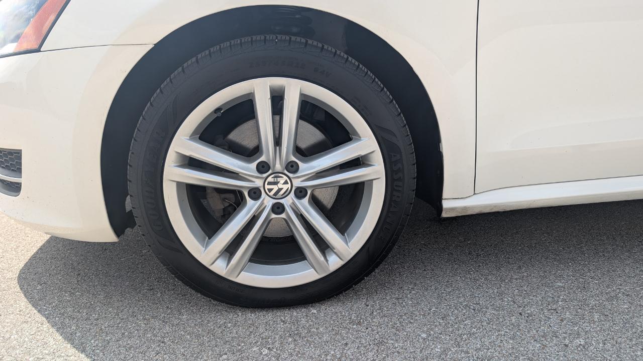 Volkswagen Passat 4dr Sdn 1.8T Auto SE 2014