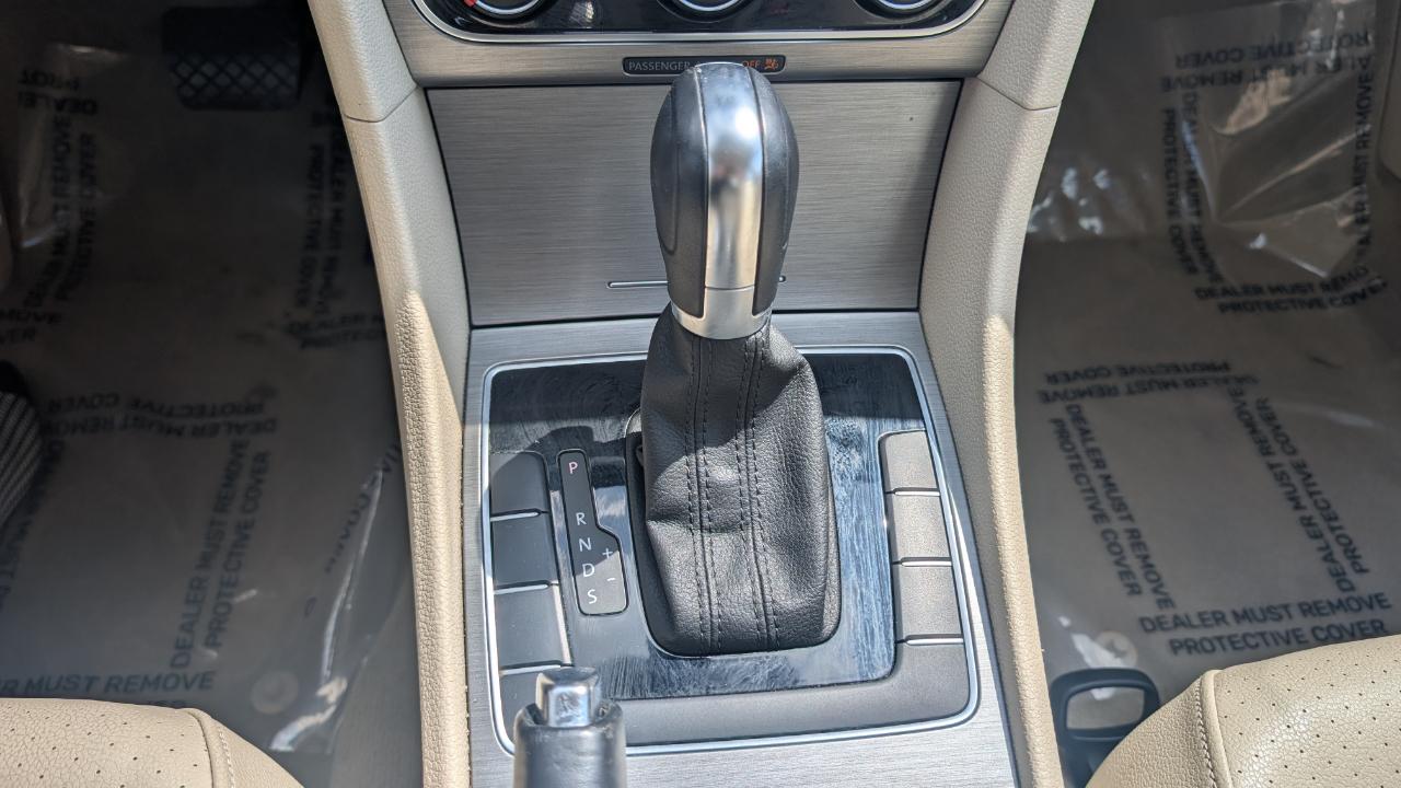 Volkswagen Passat 4dr Sdn 1.8T Auto SE 2014