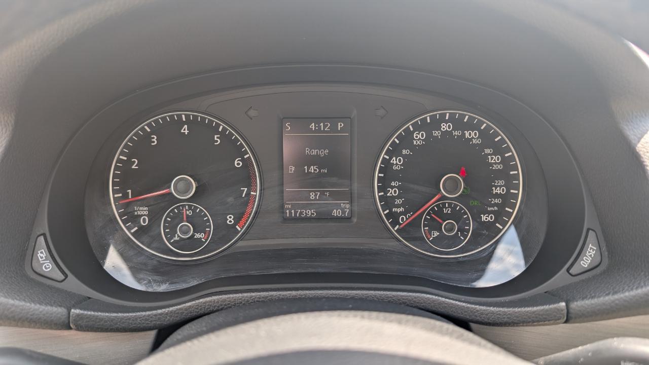 Volkswagen Passat 4dr Sdn 1.8T Auto SE 2014