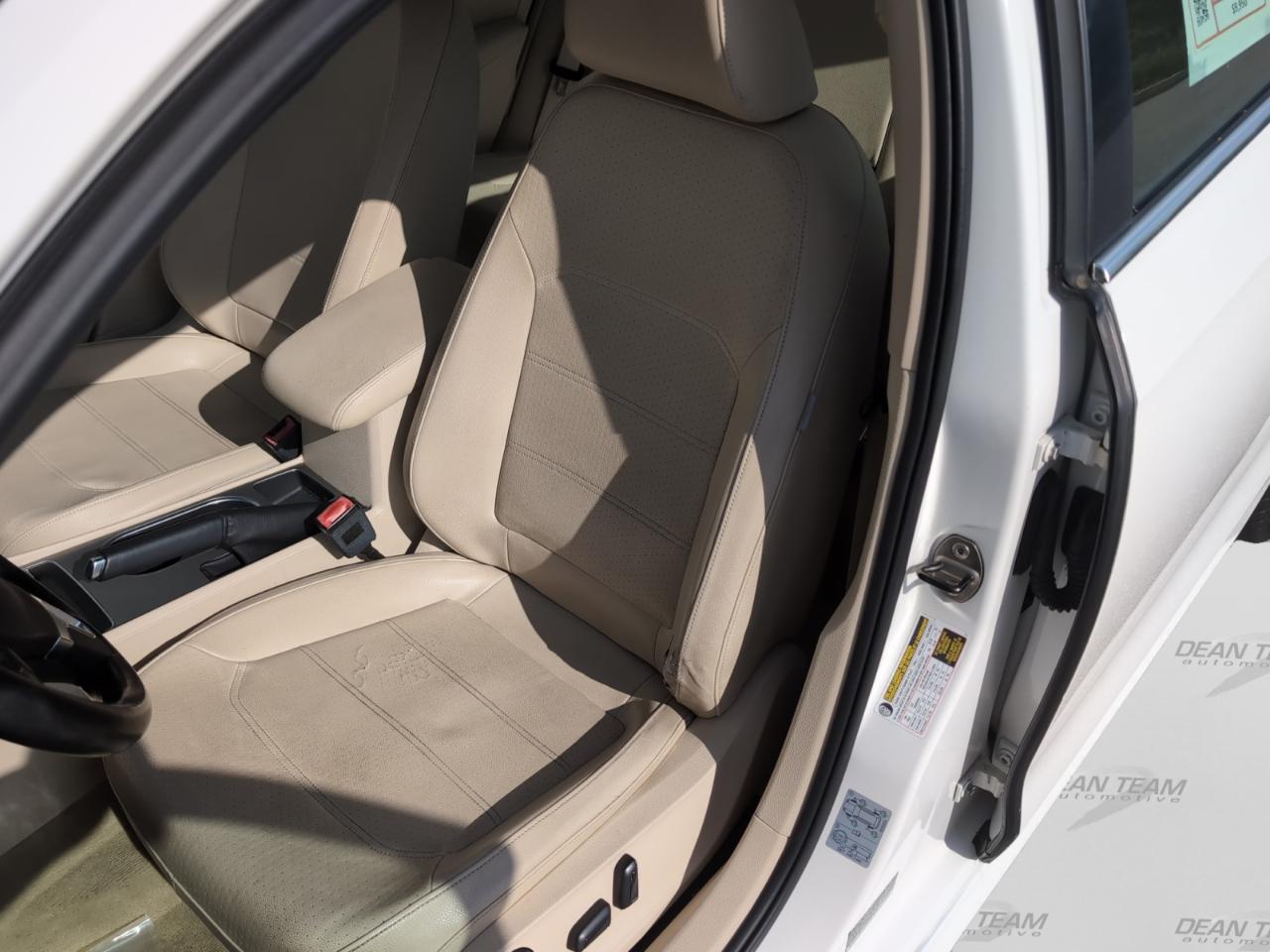 Volkswagen Passat 4dr Sdn 1.8T Auto SE 2014