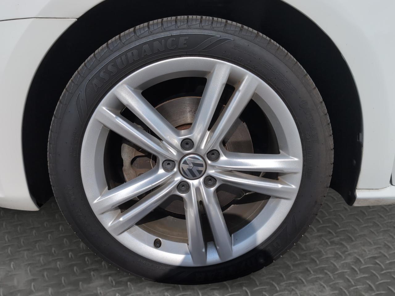 Volkswagen Passat 4dr Sdn 1.8T Auto SE 2014
