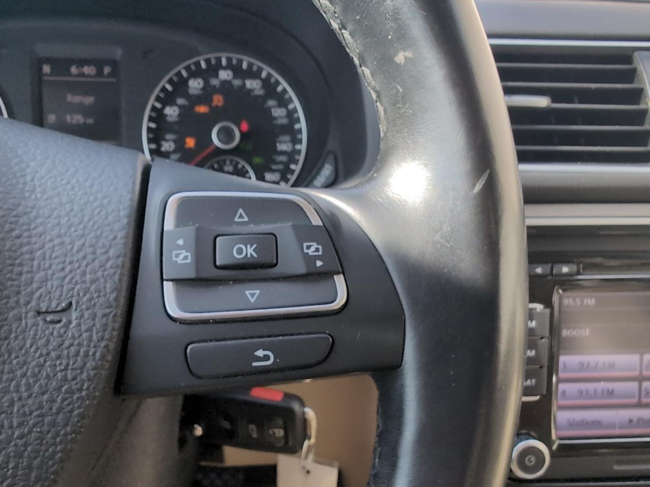 Volkswagen Passat 4dr Sdn 1.8T Auto SE 2014