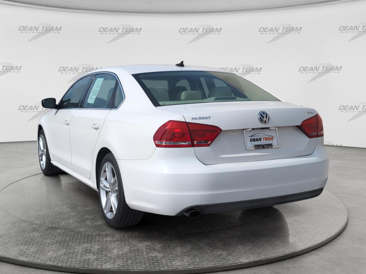 Volkswagen Passat 4dr Sdn 1.8T Auto SE 2014