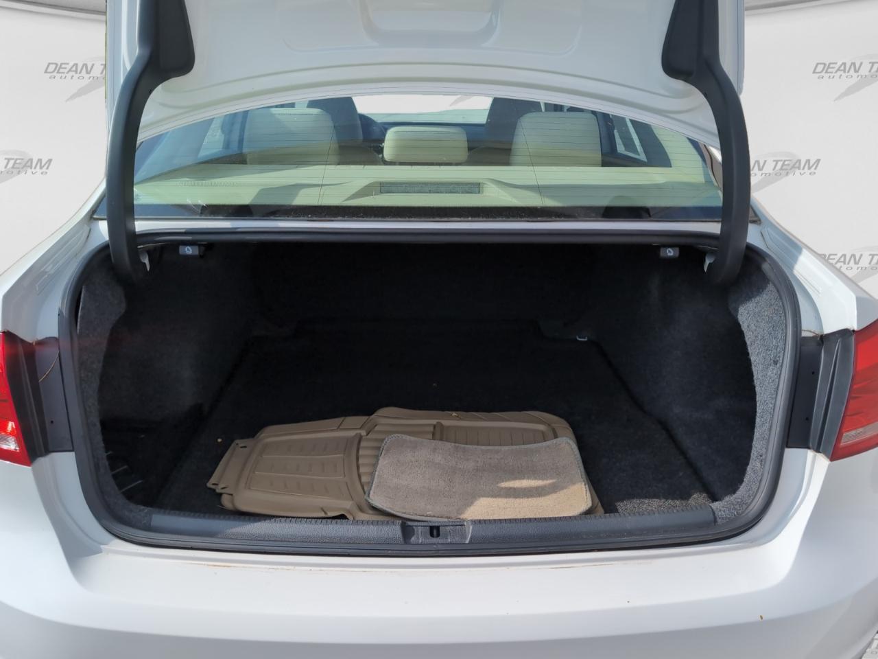 Volkswagen Passat 4dr Sdn 1.8T Auto SE 2014
