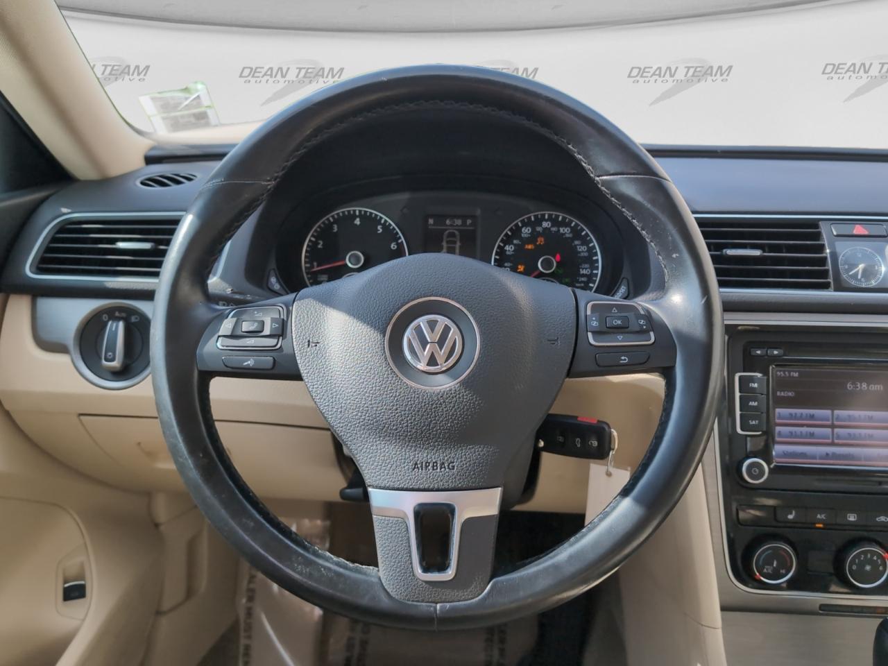 Volkswagen Passat 4dr Sdn 1.8T Auto SE 2014