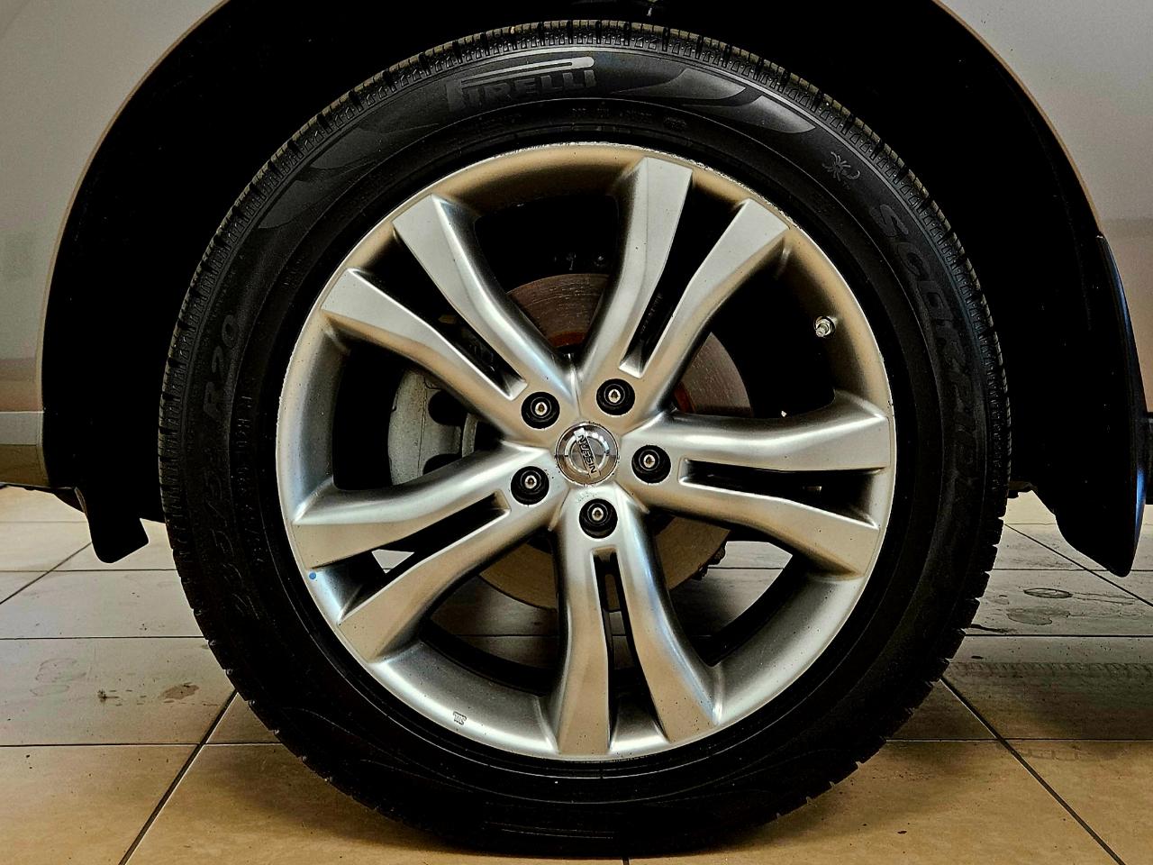 Nissan Murano AWD 4dr LE 2011