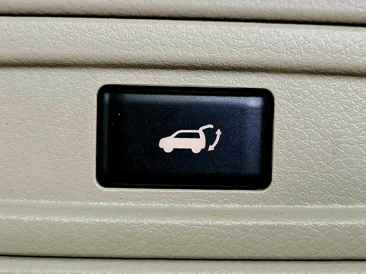 Nissan Murano AWD 4dr LE 2011