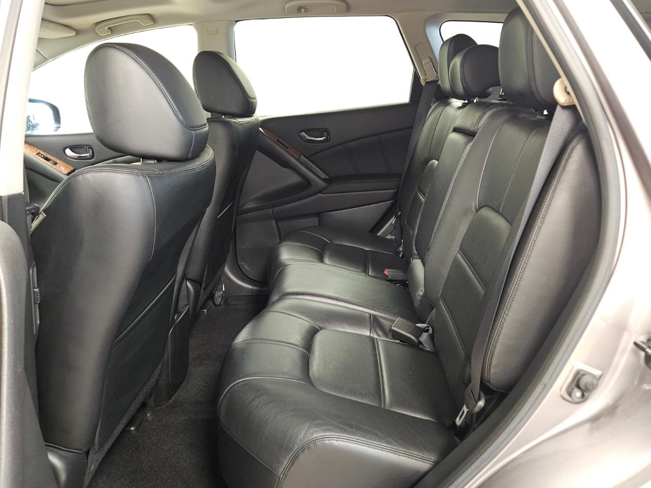 Nissan Murano AWD 4dr LE 2011