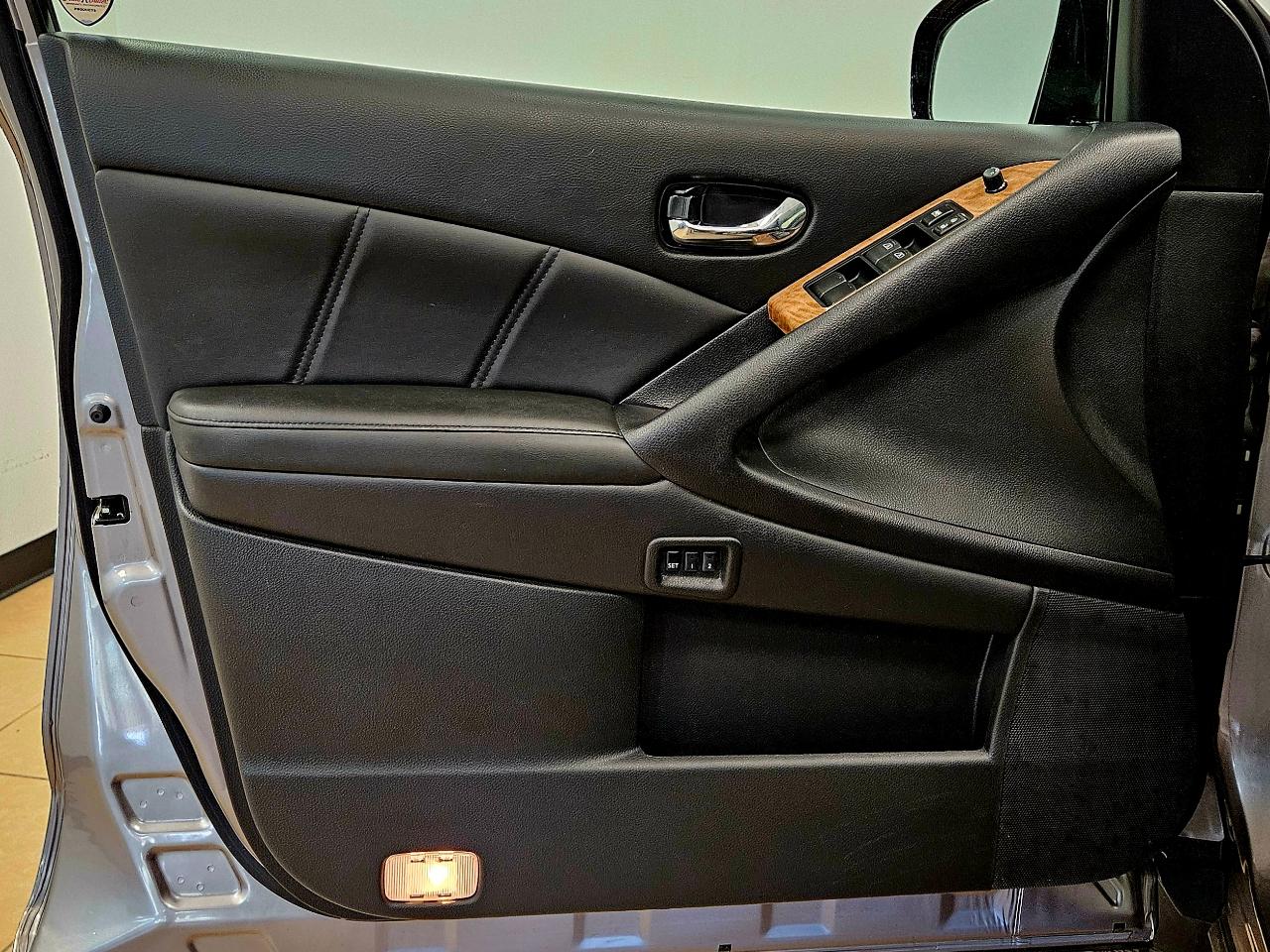 Nissan Murano AWD 4dr LE 2011