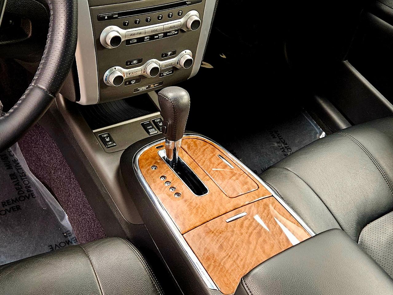 Nissan Murano AWD 4dr LE 2011