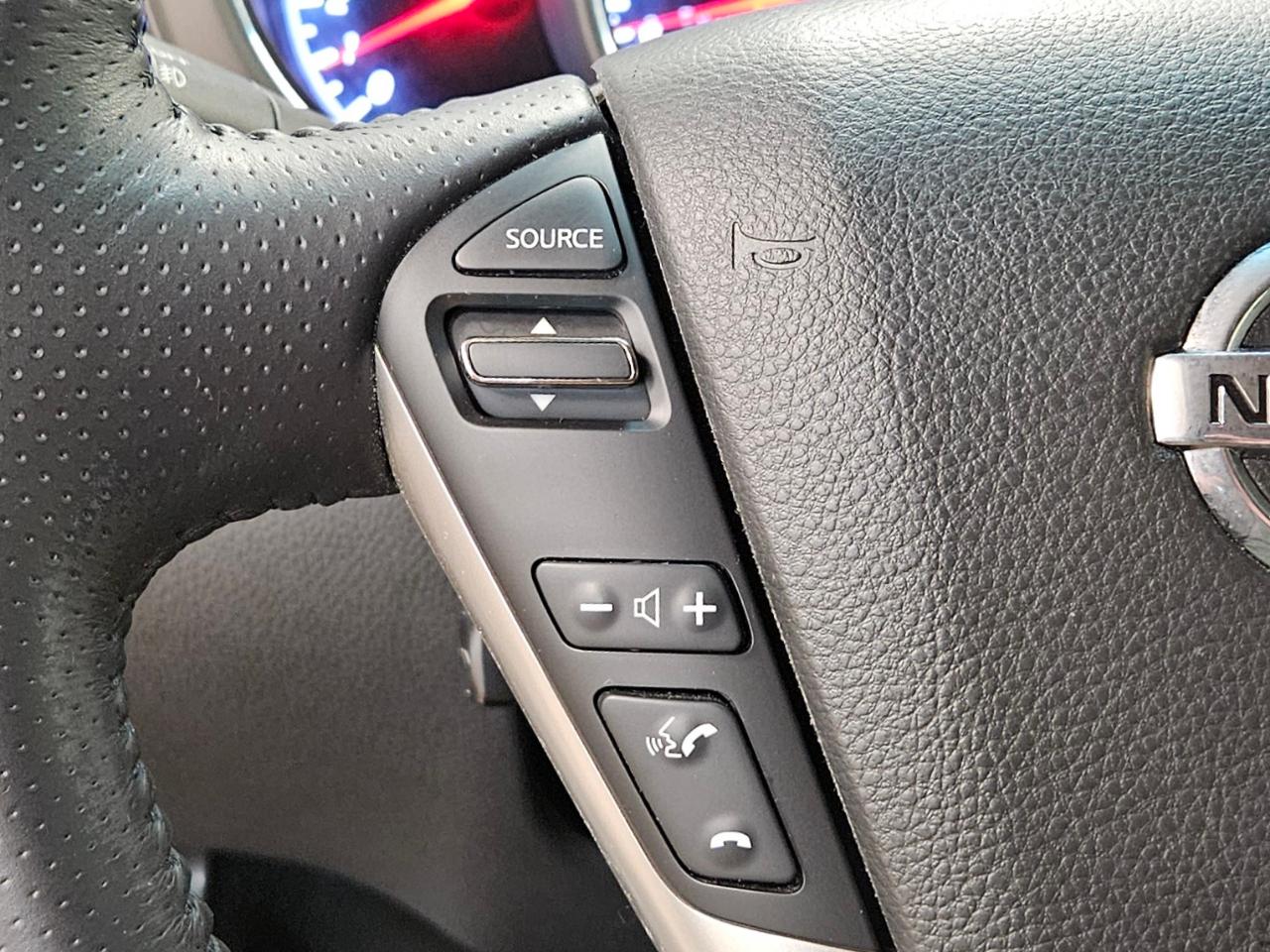 Nissan Murano AWD 4dr LE 2011