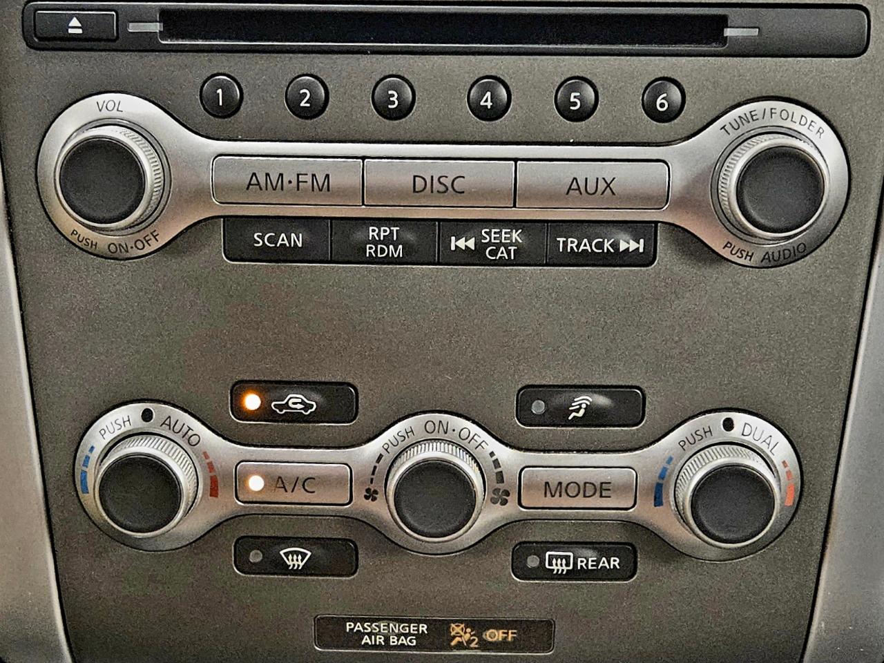 Nissan Murano AWD 4dr LE 2011