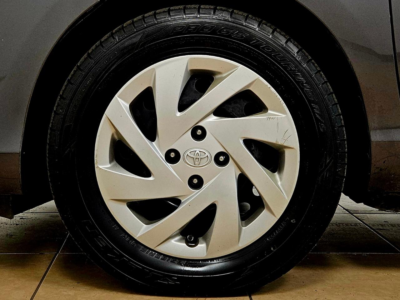 Toyota Prius c  2015