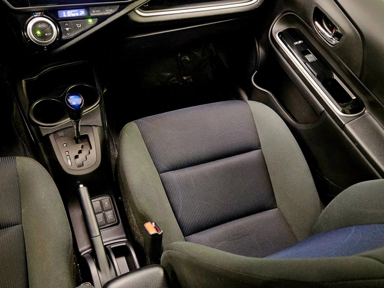 Toyota Prius c  2015