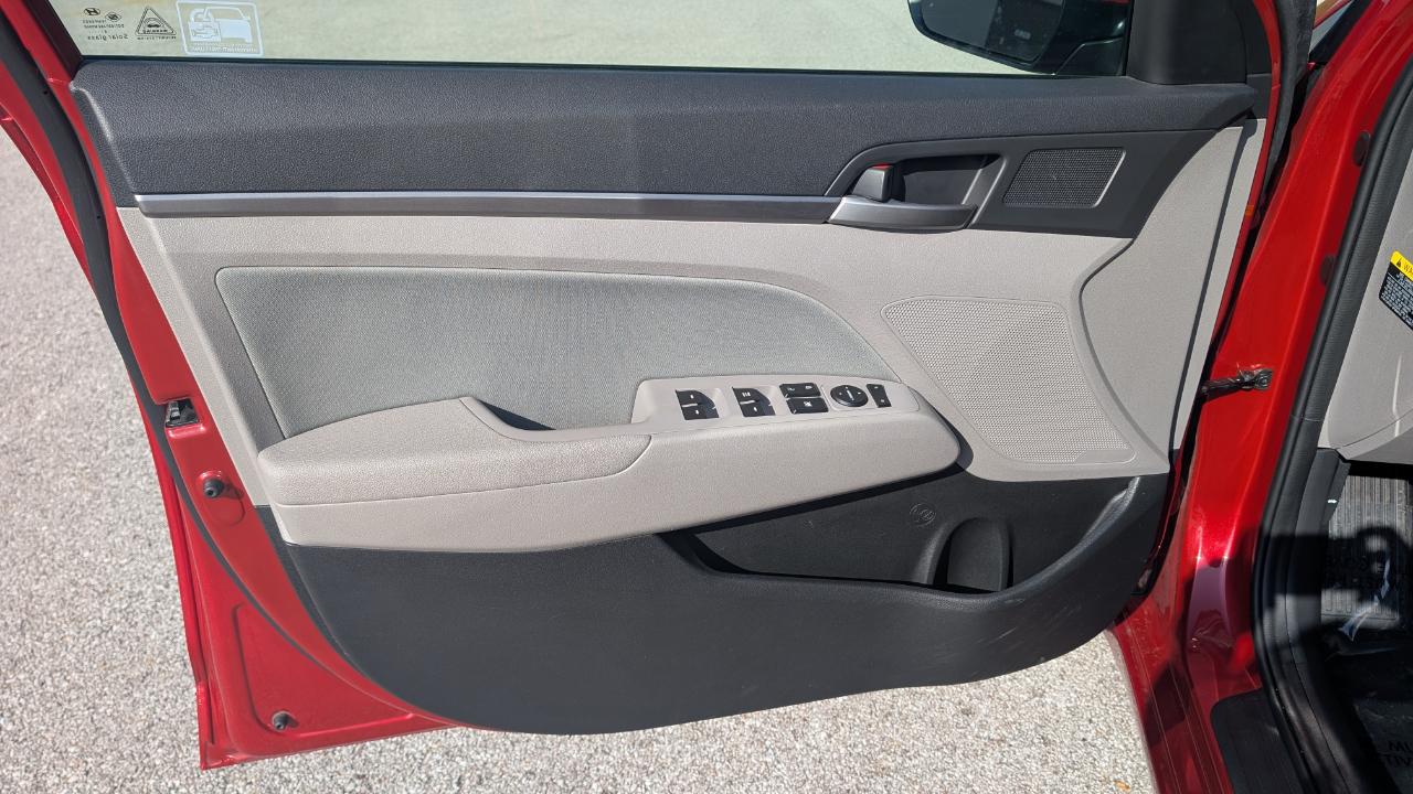 Hyundai Elantra SE 2.0L Auto (Alabama) 2017