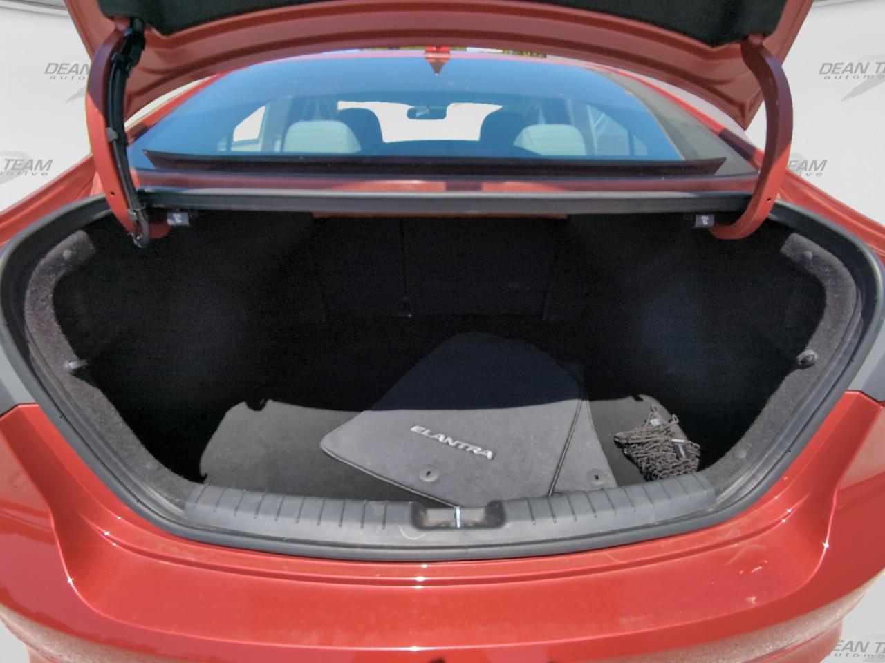 Hyundai Elantra SE 2.0L Auto (Alabama) 2017