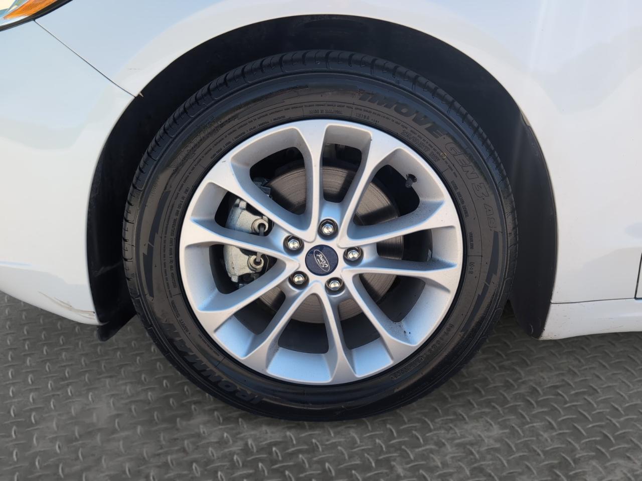 Ford Fusion SE FWD 2020