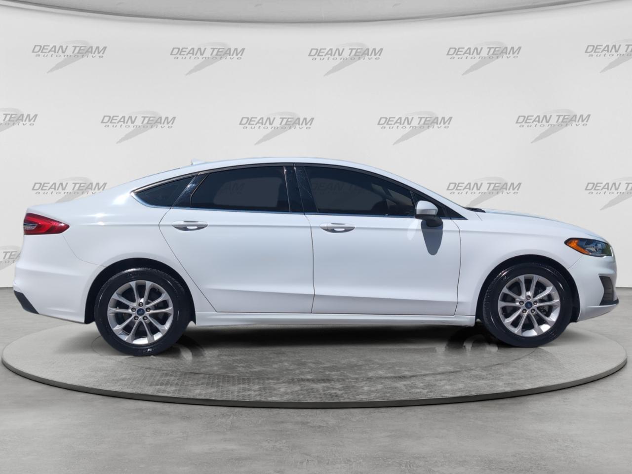 Ford Fusion SE FWD 2020