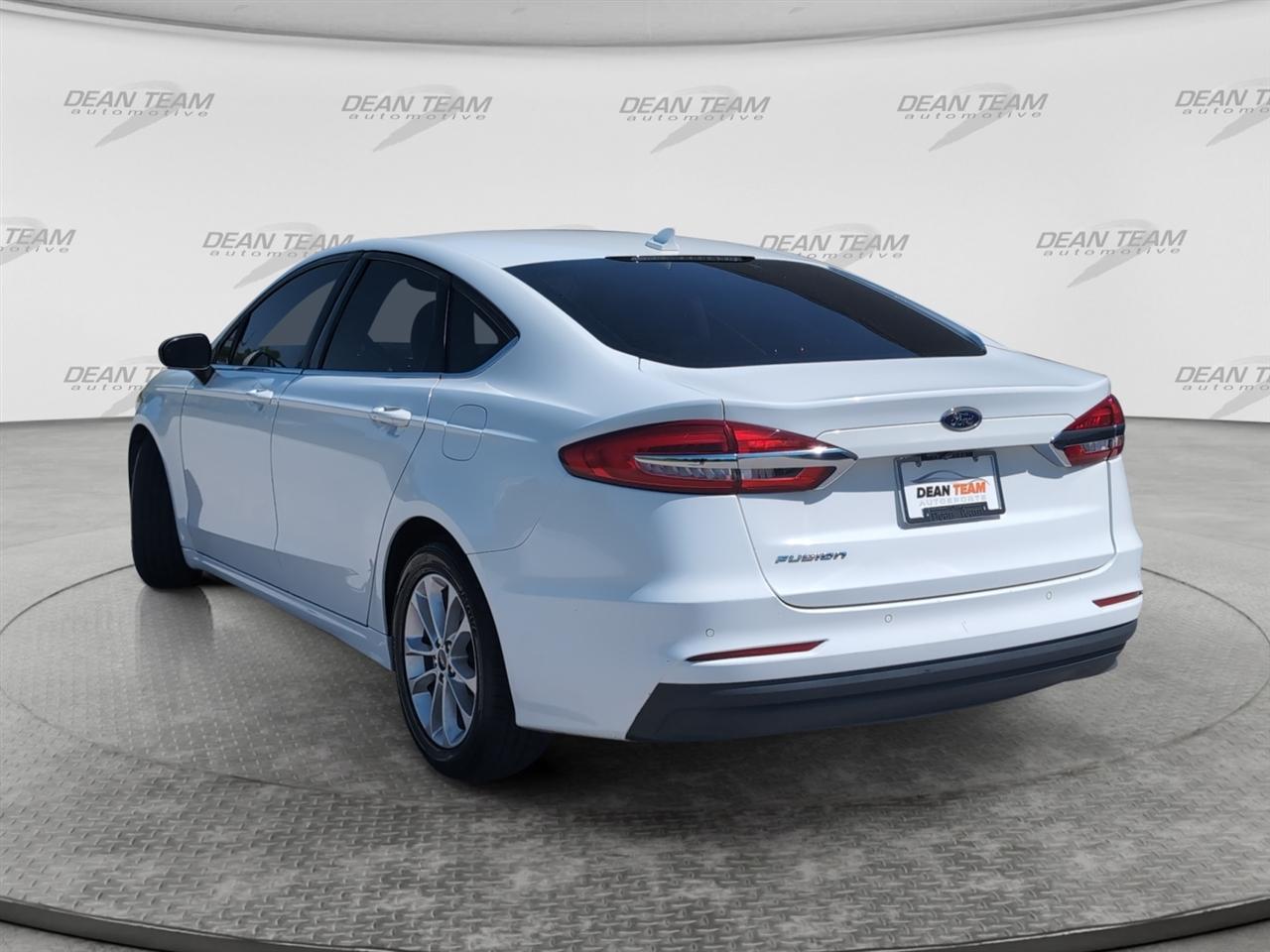 Ford Fusion SE FWD 2020