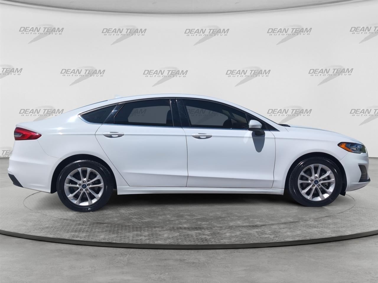 Ford Fusion SE FWD 2020
