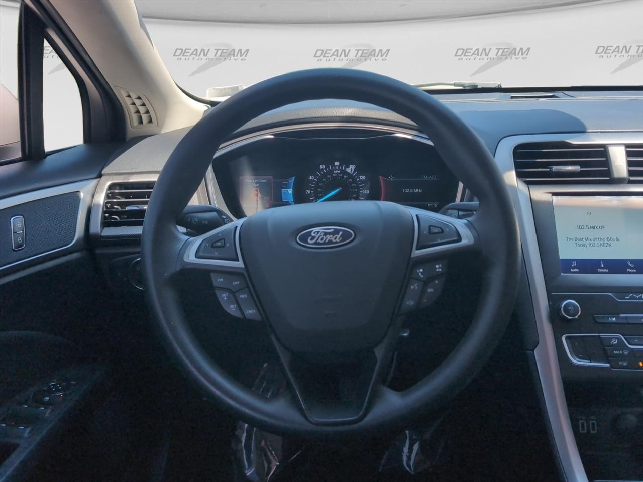 Ford Fusion SE FWD 2020
