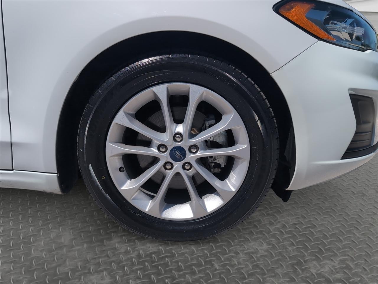 Ford Fusion SE FWD 2020