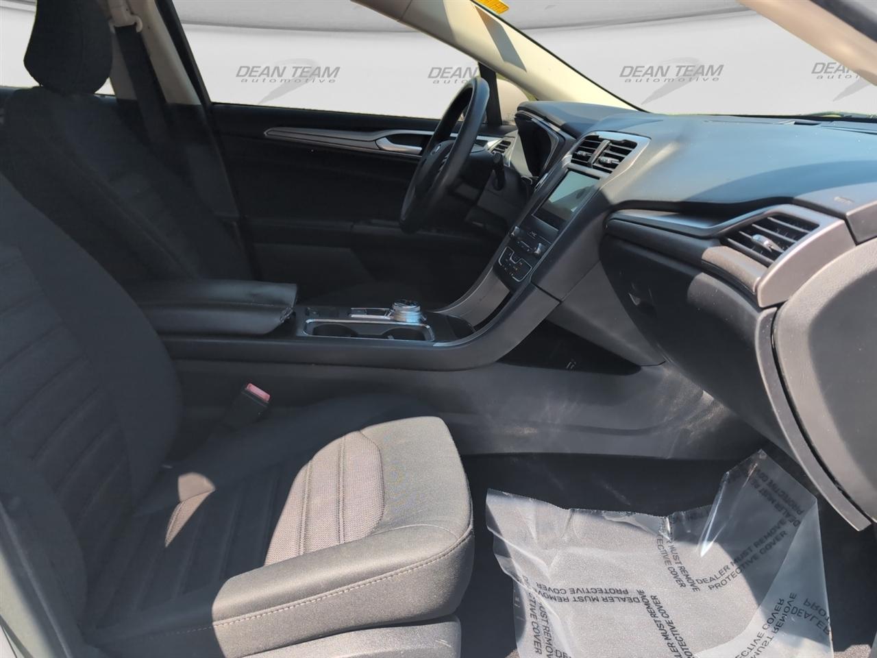 Ford Fusion SE FWD 2020